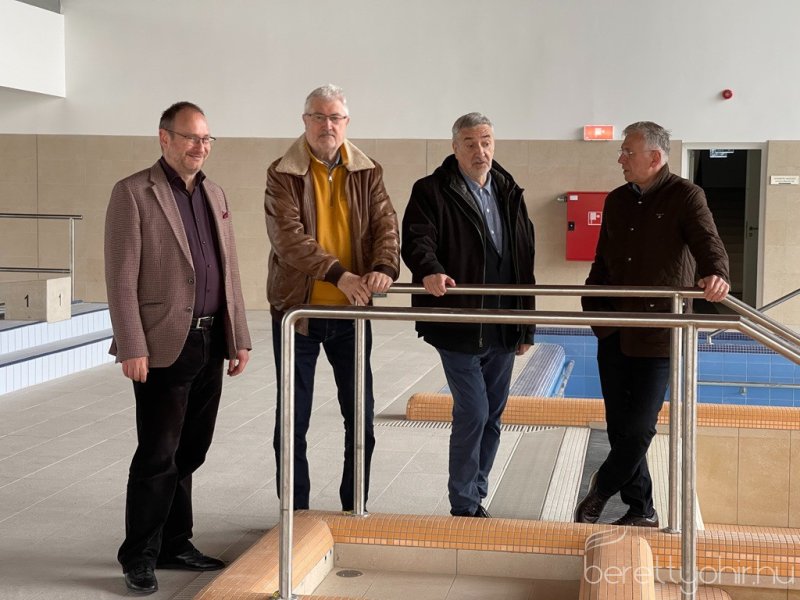 ne_elj_uveghazban 26